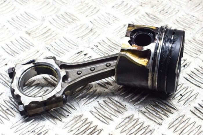 Piston OPEL ASTRA J 2010 OEM: 97376220,98428376 20423167