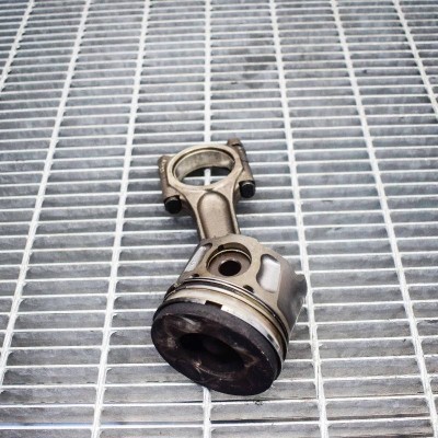 Piston VOLVO V50 MW 2008 OEM: 8653658 2706783 foto
