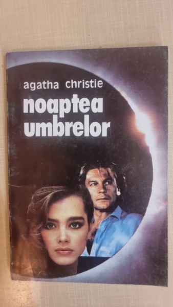 Noaptea umbrelor - Agatha Christie