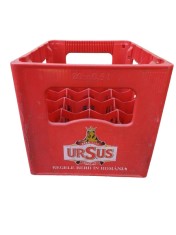 Ladă roșie bere Ursus Regele berii &icirc;n Rom&acirc;nia pentru 20 sticle a c&acirc;te 0.5 litri
