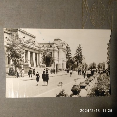 -Y- CARTE POSTALA RPR PITESTI - STRADA VICTORIEI - CIRCULATA foto