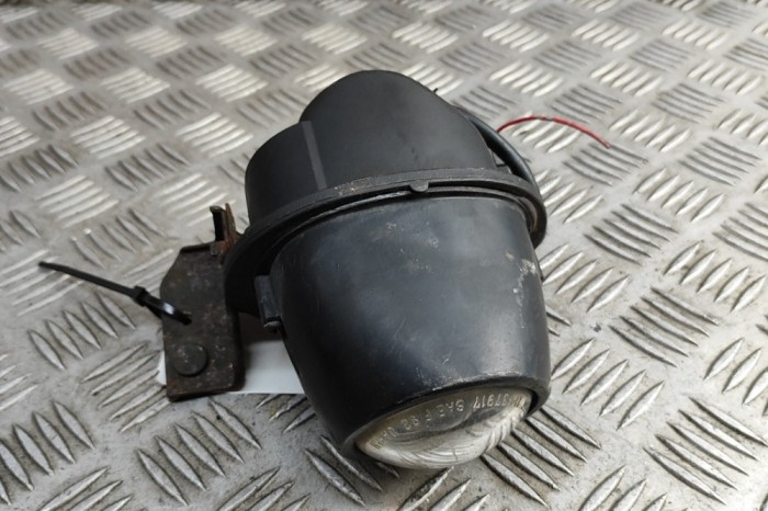 Proiector ceață dreapta față MITSUBISHI 3000 GT Coupe Z1_A 1993 OEM: 114-37917,MR124524 | 30759981