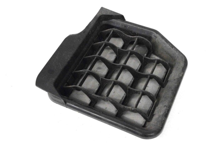 Grila de ventilație caroserie VW GOLF V 1K1 2006 OEM: 1K6819466B 15037352