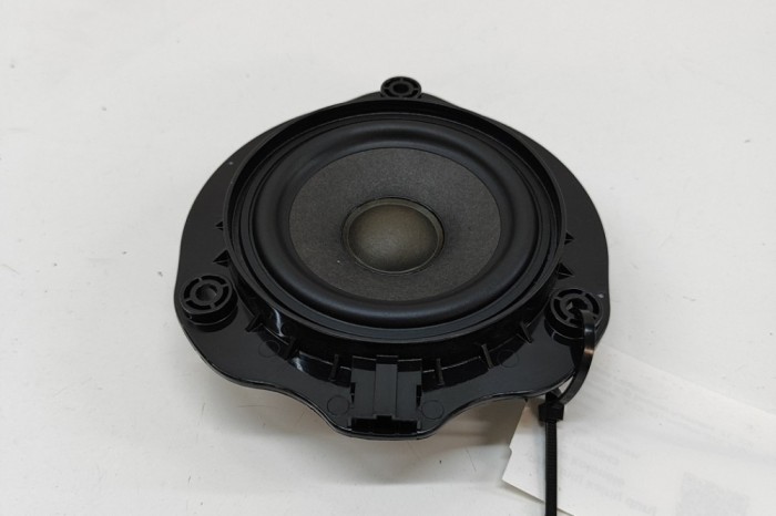 Difuzor ușă st&acirc;nga față AUDI A3 Limousine 8VS, 8VM 2016 OEM: 8V0035454A | 31873543