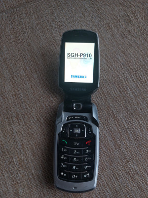 Telefon Rar Clapeta Colectie Samsung P910 3G LIber retea Livrare gratuita! foto