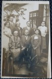 Fotografie tip Carte postala, intalnire de familie, perioada interbelica