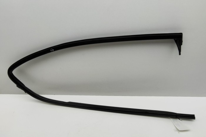 Chedar geam ușă dreapta spate ALFA ROMEO STELVIO 949_ 2024 OEM: 50552159 | 31639908