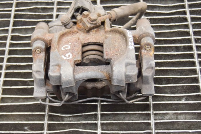 Etrier de fr&acirc;nă dreapta spate VW T-ROC A11 2018 OEM: 5Q0615406EE 12011353