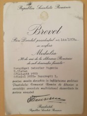 Brevet Eliberarea Romaniei, semnat Ceau?escu, ptr Eugenia Geissler, 1974 foto