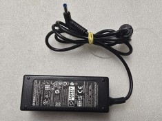 Incarcator laptop HOIOTO 19.5V 1.28A 24.96W 25W 4.5 X 3.0mm blue connector (with pin inside) foto