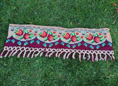 Lucru de mana cusatura in punct kilim / chilim, traversa de sus pentru fereastra, usa, sau poate fi si peretar foto