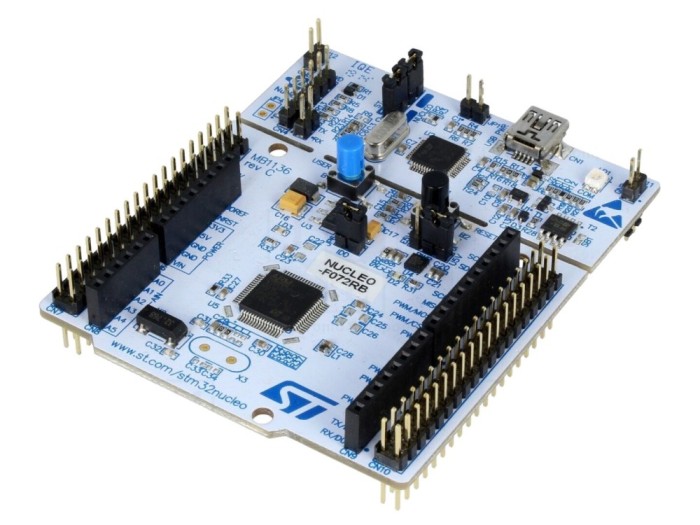 Placă de dezvoltare STM32 cu programator/debugger