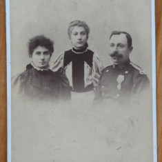 Fotografie militara de cabinet ; Franz Duschek ; Ofiter roman cu familia , 1897