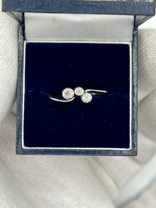 INEL AUR ALB 18K + 3 Diamante = 0.33CT - GEORG JENSEN - Colectia : &quot;CASCADE&quot; !