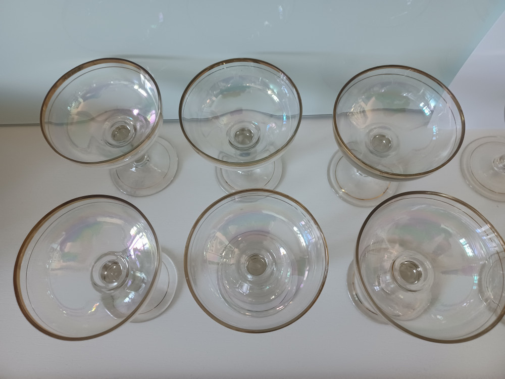 8 cupe vechi pentru sampanie, din sticla, cu margini aurii | Okazii.ro