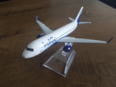 Macheta metalica de avion IndiGo| Decoratie | Perfect pt cadou foto