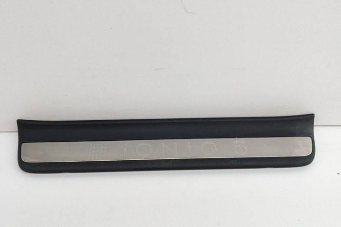 Ornament prag dreapta spate HYUNDAI IONIQ 5 NE 2021 OEM: 85888-GI100 25761196