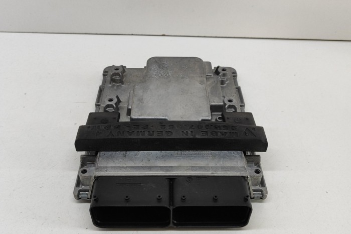Unitate de control motor PORSCHE MACAN 95B 2015 OEM: 95B906022B,95B.906.022.B,5WP4651401 27403154