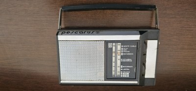 RADIO PESCARUS S , 6 TRANZISTOARE , FUNCTIONEAZA PE MEDII . foto