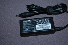 Incarcator laptop Toshiba 19v 45w 2.37A model PA3822U-1AC mufa 5.5*2.5MM foto
