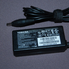 Incarcator laptop Toshiba 19v 45w 2.37A model PA3822U-1AC mufa 5.5*2.5MM