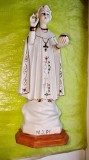 G577-Statuieta veche SF. ANTON DE PADOVA cu globul pamantesc portelan semnata MS PRAGA stare foarte buna cu insertii aurite piesa deosebita.