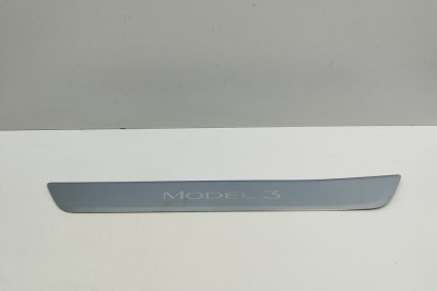 Ornament prag interior dreapta față TESLA MODEL 3 2019 OEM: 1090844-00-C 30483434 foto
