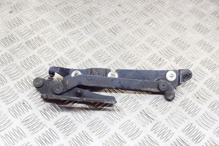 Balama haion st&acirc;nga AUDI A4 Cabrio 8H7, B6, 8HE, B7 2002 OEM: 8H0827301A 13940478