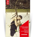 Cumpara ieftin Maneca pe marginea soselei - Erwin Lucian Bureriu