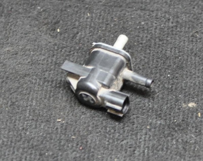 Supapa solenoid TOYOTA AURIS _E15_ 2009 OEM: 90910-TC002 1908670