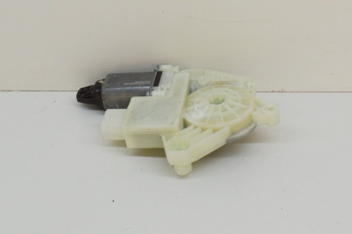 Motor macara geam ușă dreapta față BMW 7 G11, G12 2017 OEM: C35316-105 11493097