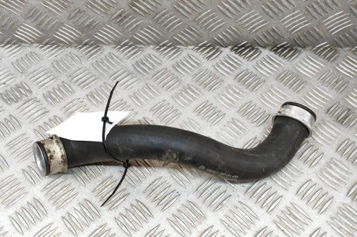 Furtun radiator răcire st&acirc;nga MERCEDES-BENZ C T-Model S204 2012 OEM: A2045011582 22583969