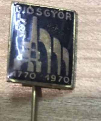 Insigna DIOSGYOR 1970 foto