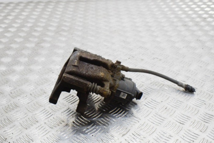 Etrier de fr&acirc;nă dreapta spate VW TIGUAN 5N_ 2013 11583988