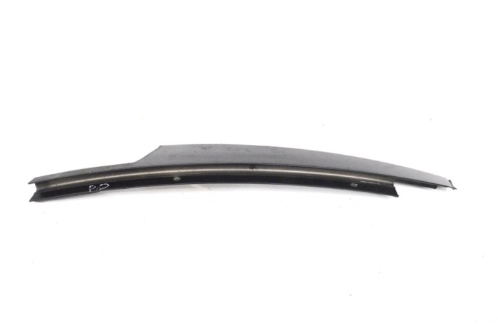 Ornament vertical ușă dreapta față BMW 5 F10 2011 OEM: 7182272 17215797