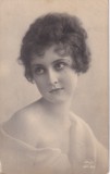 Portret de femeie tanara (scrisa)