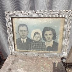 Rama veche din lemn cu fotografie de familie