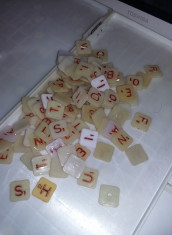 Joc vechi SCRABBLE cu litere produs in perioada comunista,tip Penar,Tra GRATUIT foto