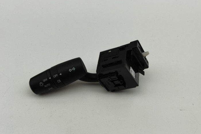 Buton comutator semnalizare MAZDA CX-5 KF 2022 OEM: BAEL-17J693 31151832