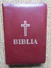 BIBLIA SA SFANTA SCRIPTURA 2015 FERMOAR ȘI COPERTĂ DIN PIELE ECOLOGICĂ