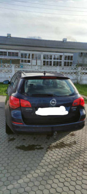 V&amp;acirc;nd Opel Astra J foto