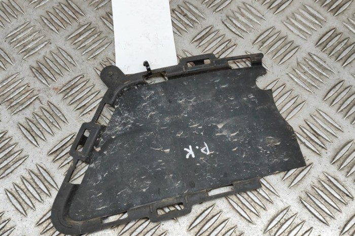 Grila st&acirc;nga față BMW 3 F30, F80 2017 OEM: 8062635 23772604
