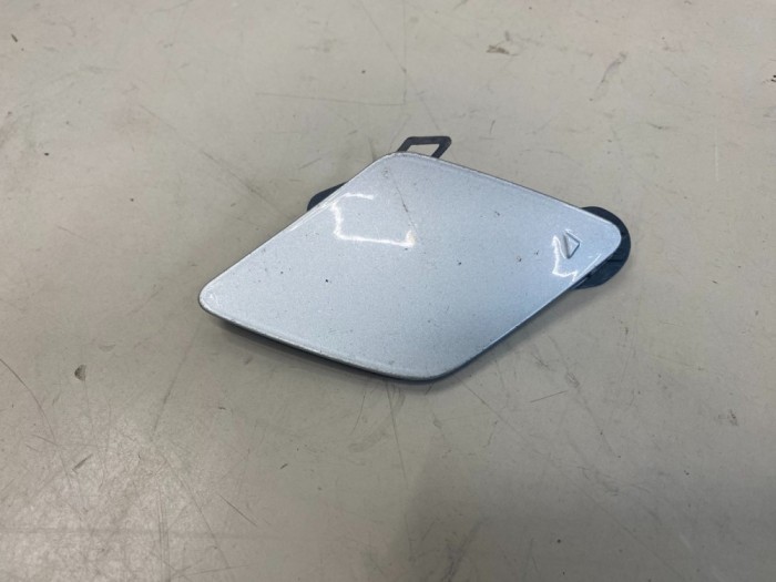 Capac c&acirc;rlig de remorcare bara de protecție față BMW 3 F30, F80 2016 OEM: 51118067874,8067874 | 32856452