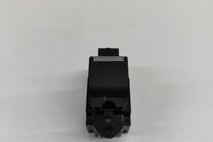 Buton geam ușă dreapta spate LAND ROVER RANGE ROVER VELAR L560 2020 OEM: FK72-14717-AB | 22312598
