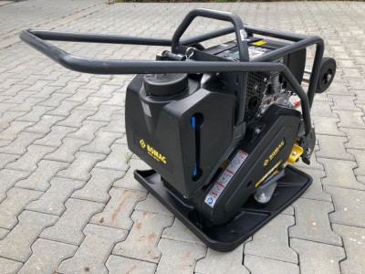 Placae Compactoare Bomag BP 20/50 D de 109 Kg Fabricatie 2023 foto