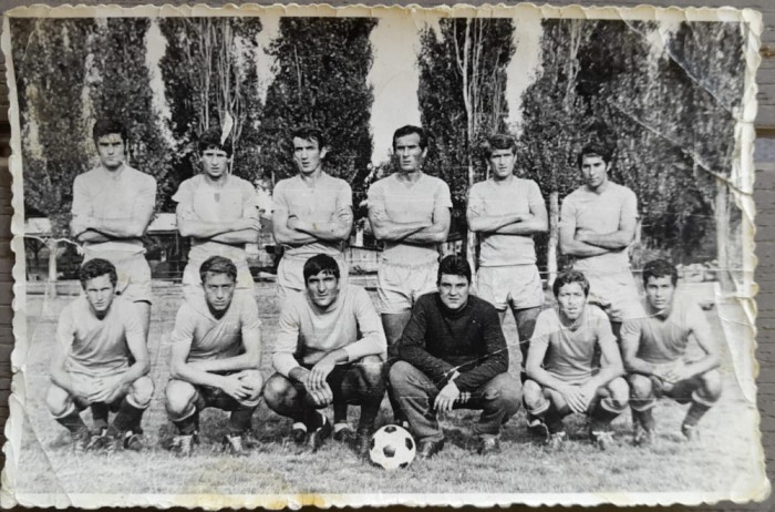 1969 Foto originală Echipa natională fotbal, adnotată verso / Raducanu, Lucescu