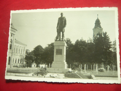 Ilustrata Turda - Statuia Dr. Ioan Ratiu , interbelica foto