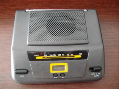 RADIO , ARE FM 88-108 MHz FUNCTIONEAZA . foto