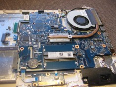 placa de baza laptop HP 17 - ak014no ,amd A9 9420 ati radeon R5,ddr4,functionala foto