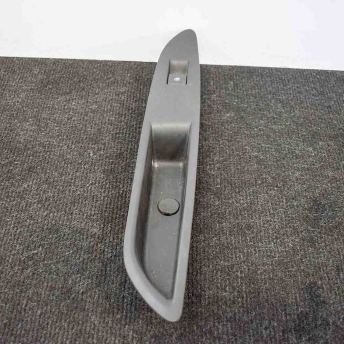 Buton geam ușă dreapta spate OPEL MOKKA / MOKKA X 2017 OEM: 9502552522915110 | 3825005